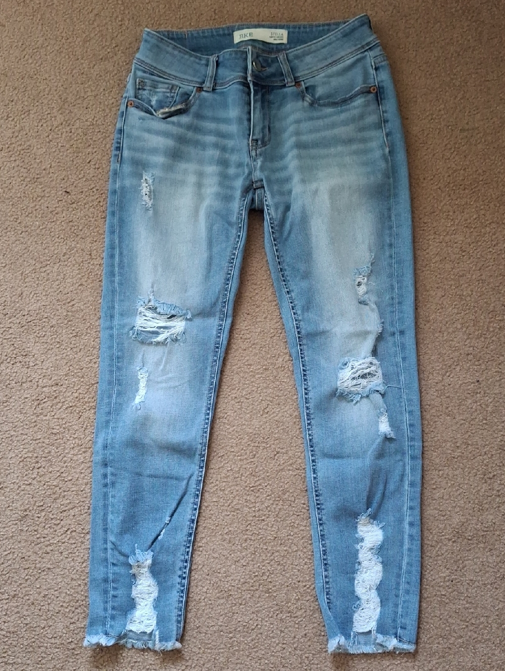 BKE Light Blue Distressed Women’s Jeans